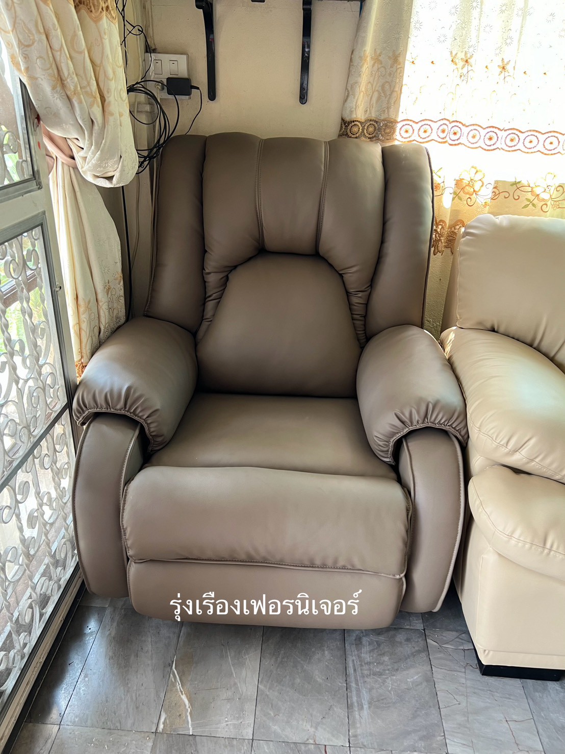 รับสั่งทำโซฟา-เก้าอี้ตามแบบ